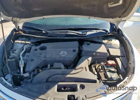 2015 Nissan Altima 2.5 из США, поврежденный, VIN 1N4AL3AP2FC228541